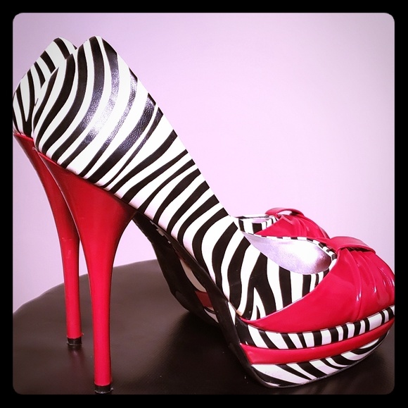 Red black and white peep toe pumps - Picture 1 of 2